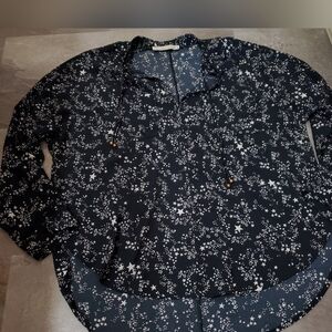 Abercrombie & Fitch Flowy Long Sleeves Blouse Top. Black, White Stars Pattern. M
